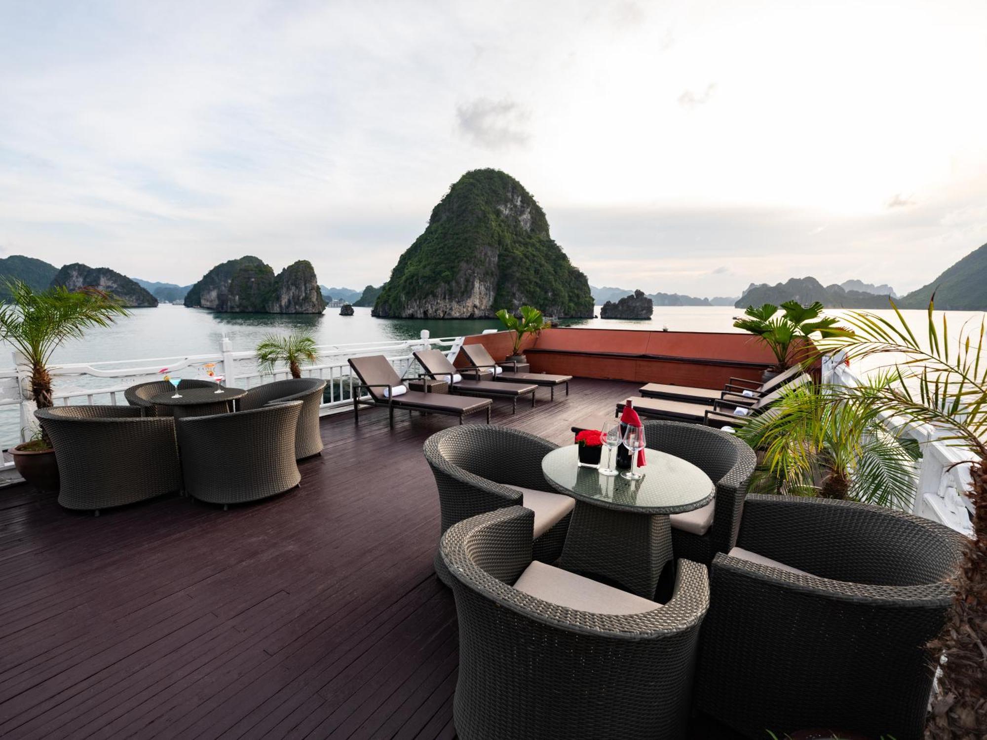 Hera Boutique Cruise Ha Long Bay エクステリア 写真