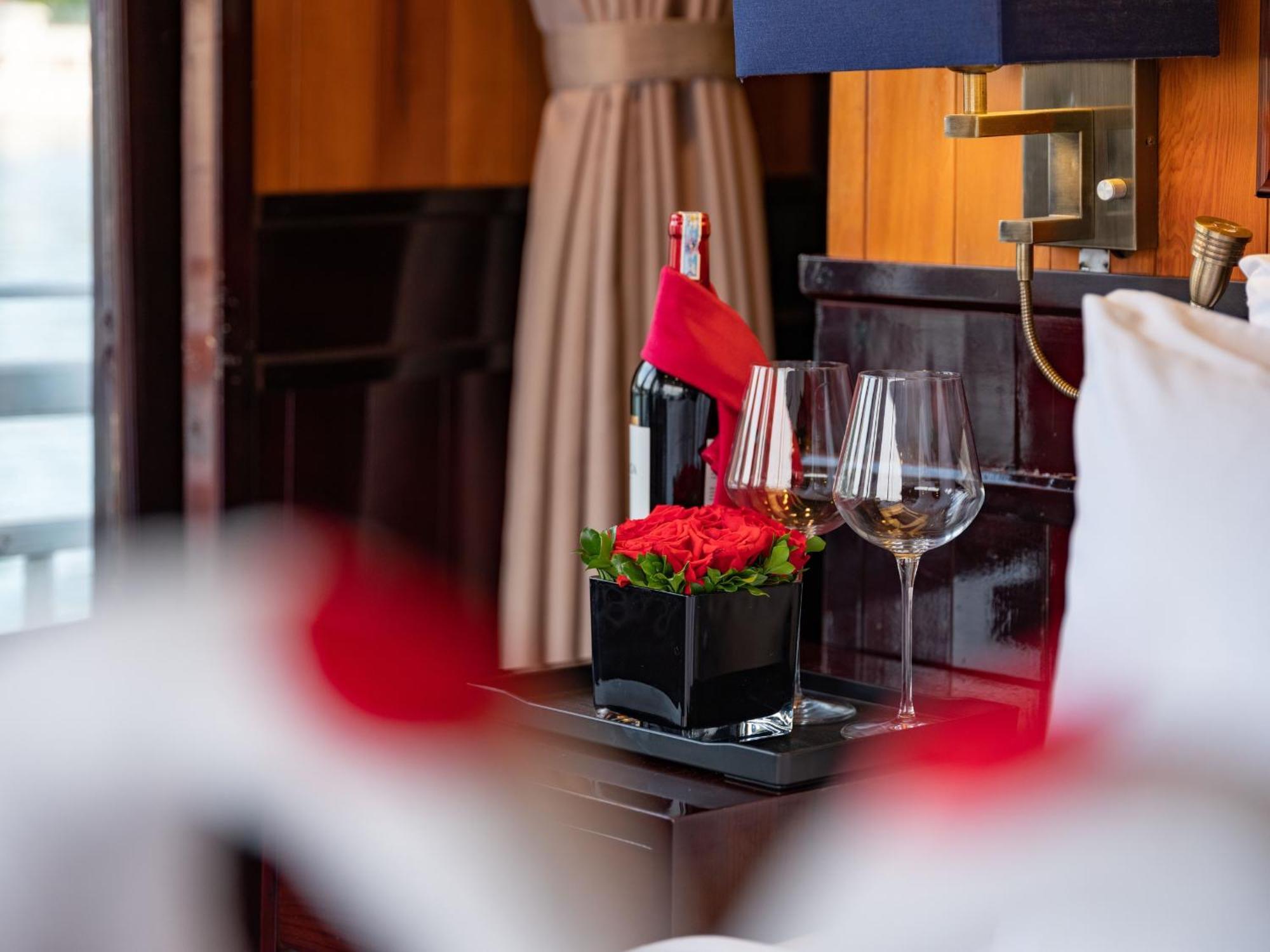 Hera Boutique Cruise Ha Long Bay エクステリア 写真